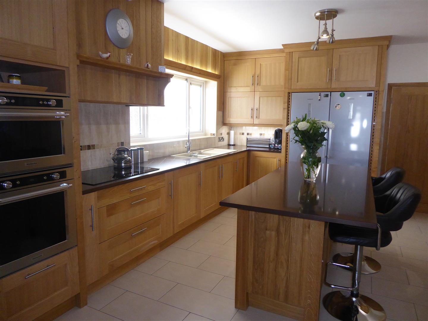KITCHEN/BREAKFAST ROOM